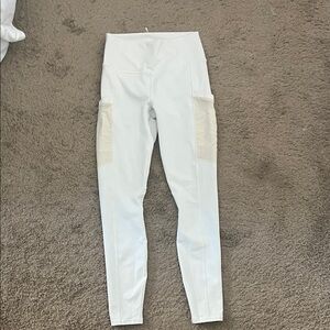 Fabletics powerhold- White High-Waisted Leggings with pockets